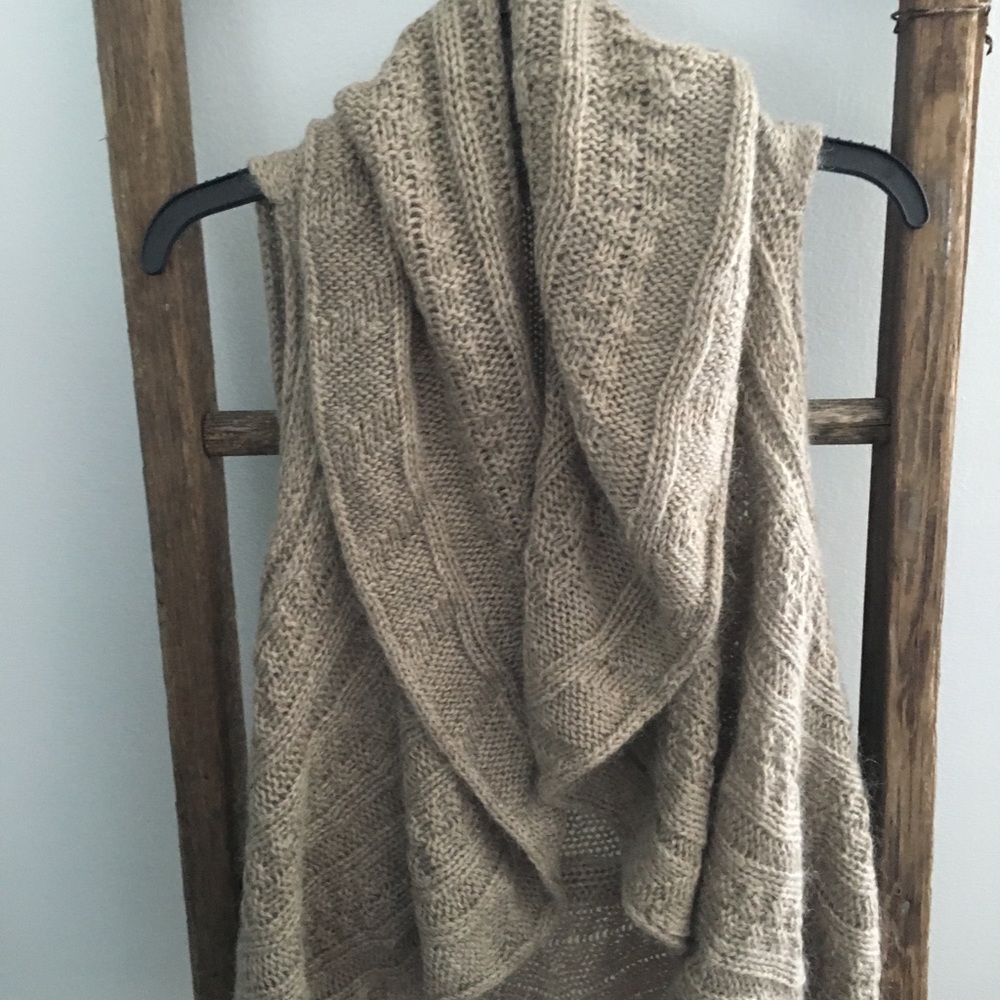 NWOT Renee Nyc Accessories cabled sweater vest